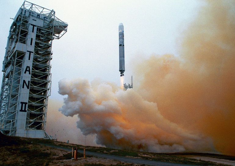 Titan_23G_rocket_hurtles_above_the_launch_tower