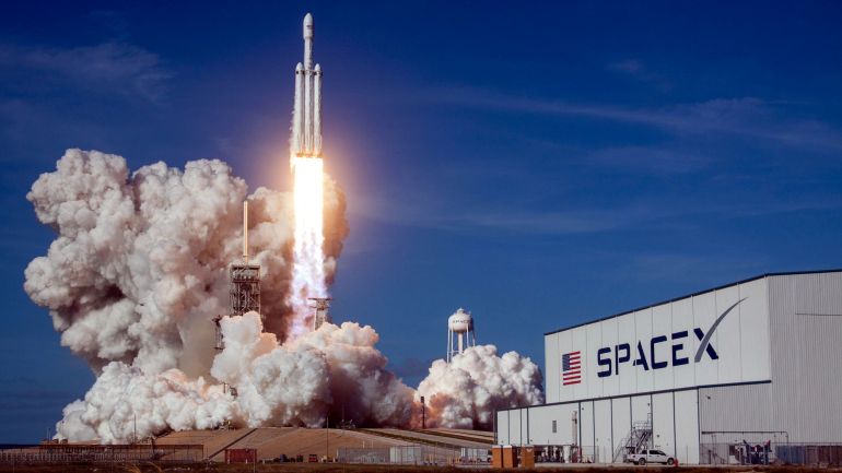 spacex-falcon-heavy-elon-musk-china-europe-esa-nasa-mars-sls-boeing.jpg